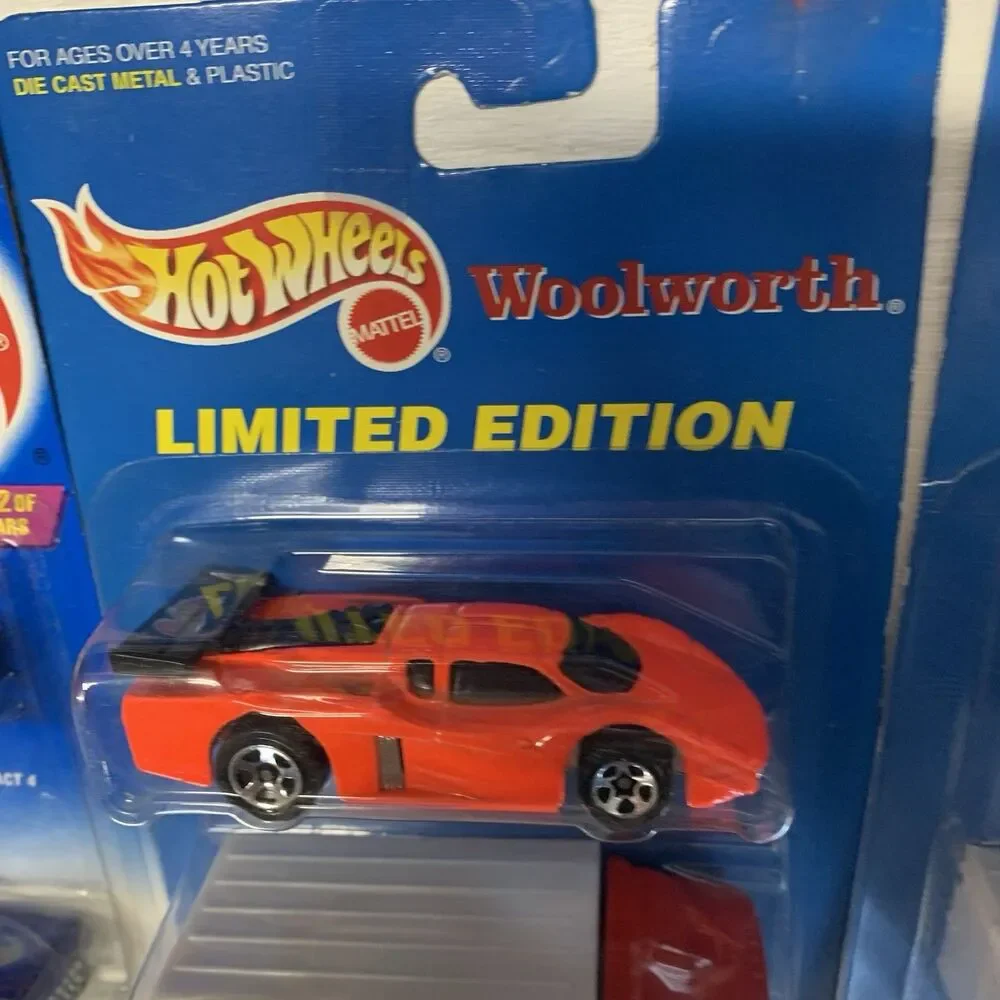 Hot Wheels Vintage 2-pack 90 year anniversary Ride Aid, Woolworth, Lucky Zender